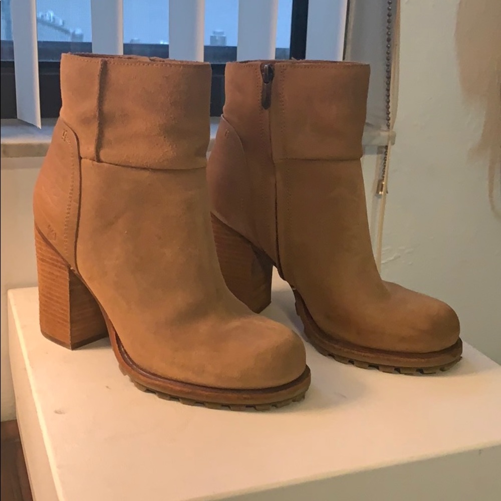 Sam Edelman tan suede boots